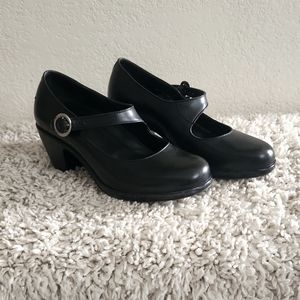 Dansko black leather heeled Mary Jane’s women’s size 38 or 7.5